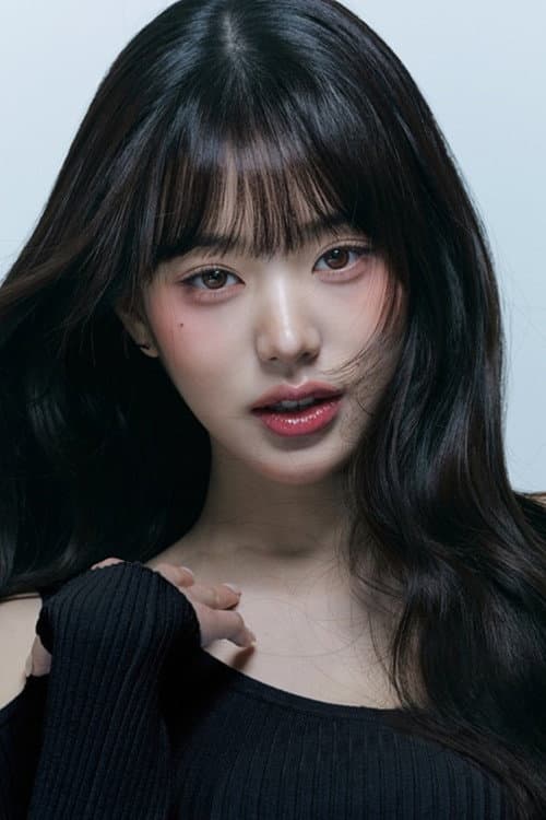 Jang Won-young, do IVE, estampa capa da Arena Homme+ e fala sobre “luckybiki”