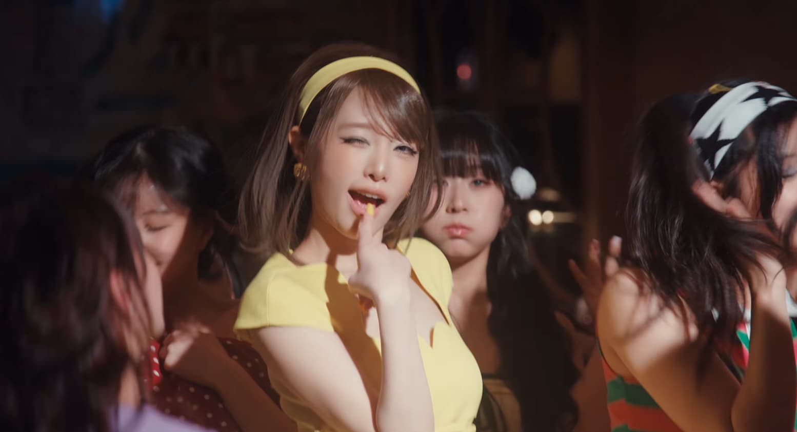 YENA e 'Catch Catch': electro-pop retrô que funciona